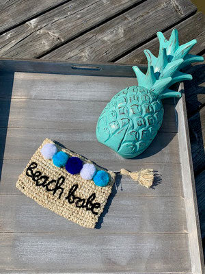 Clutch Beach Babe
