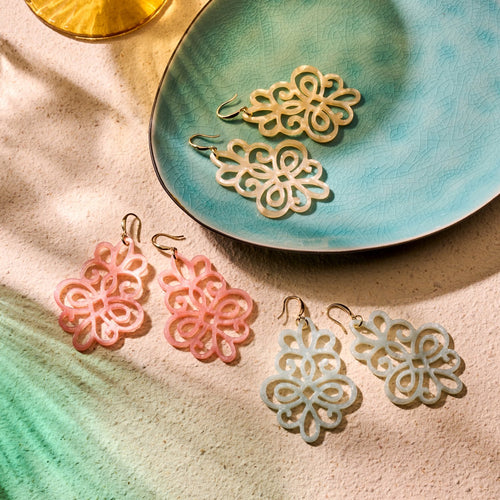 color:coral
