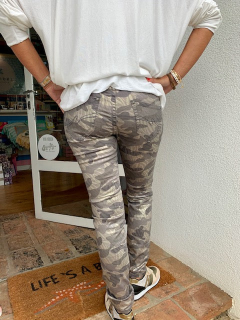 Stretchjean Shiny Jungle