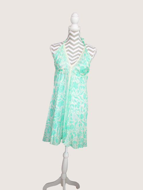 color:aqua