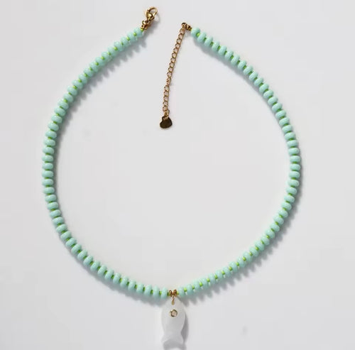 color:aqua