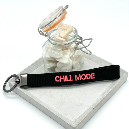 Key Ring "Chill Mode" black/neon pink