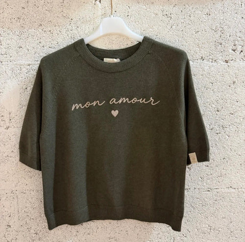 color:khaki