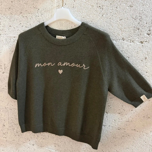 color:khaki