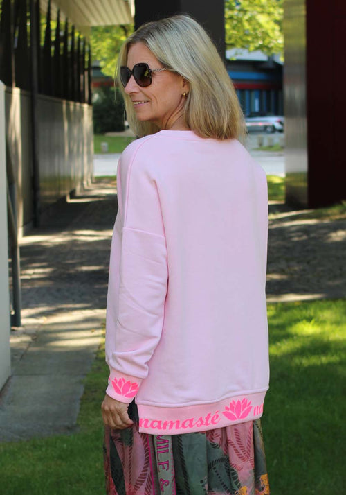 Miss Goodlife Sweater V-Neck Namaste Glitter rose