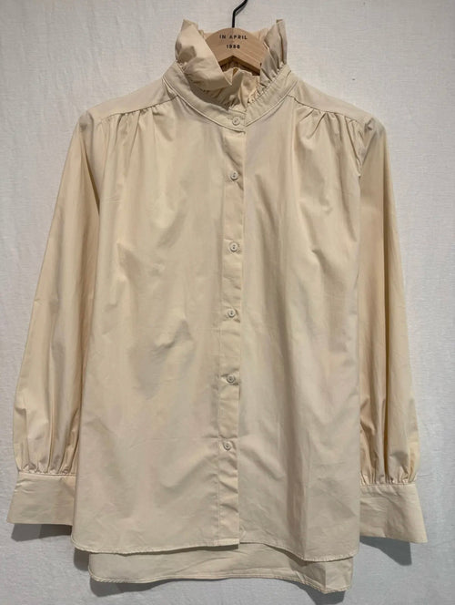 color:beige