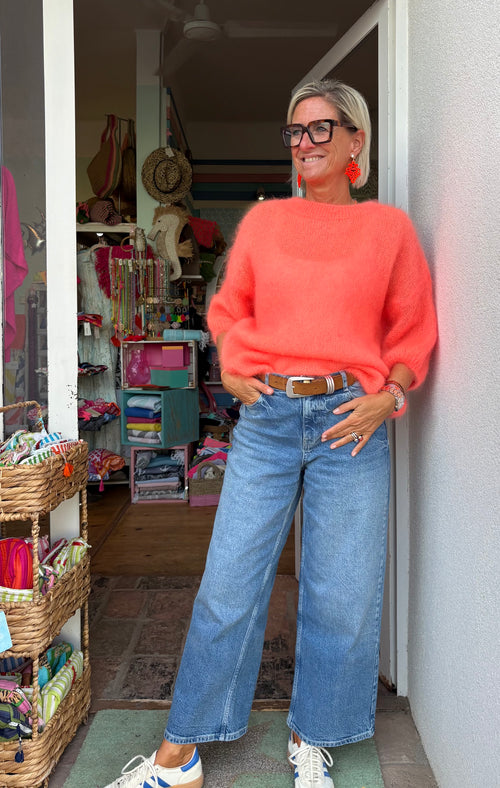 color:coral