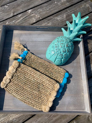 Clutch Pom Pom Side