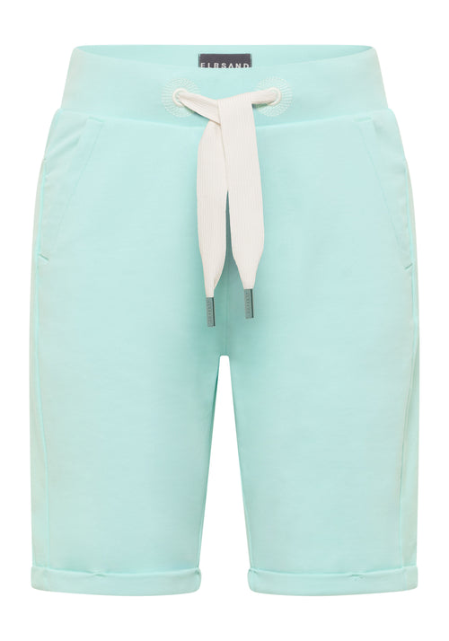 color:aqua