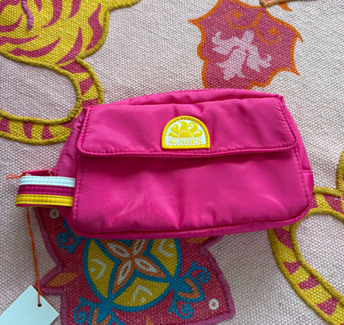 color:pink