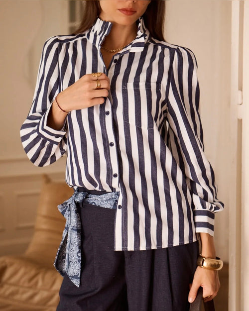 color:navy