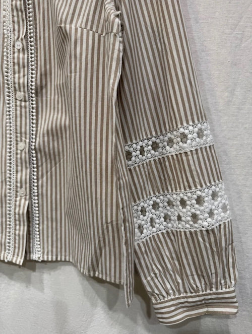 color:khaki