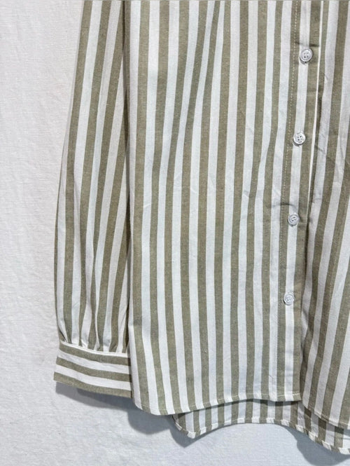 color:khaki
