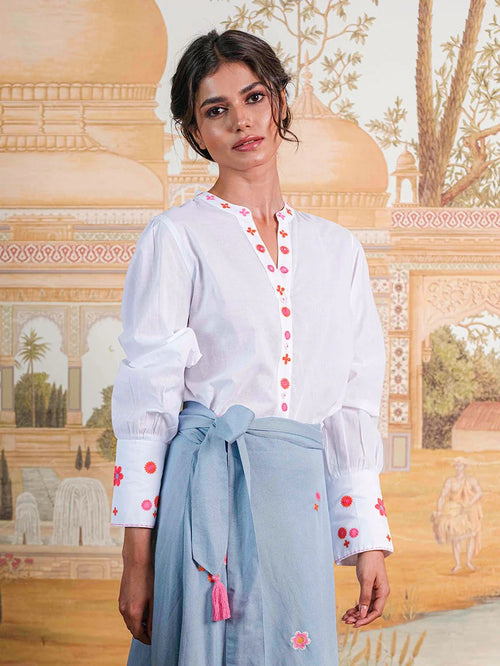 Soupwort Blouse White/Pink Flower Embroidery