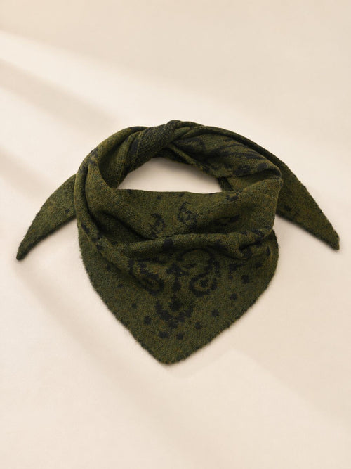 color:khaki
