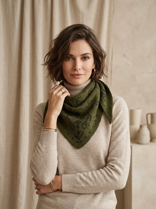 color:khaki