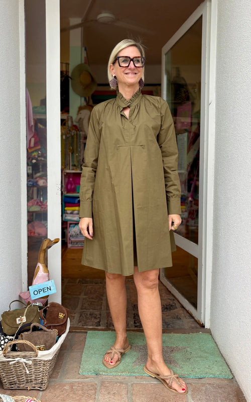 color:khaki