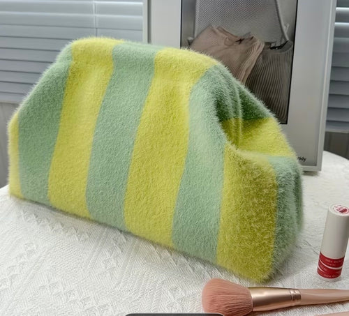 Clutch "Blockstripes" Plüsch mint/lime