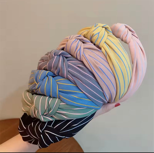 color:rosa,gelb,hellgrün,hellblau,schwarz