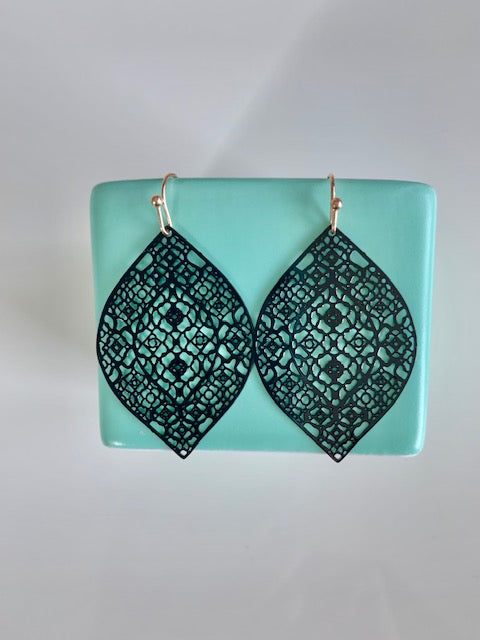 Ohrringe filigranes Blatt schwarz