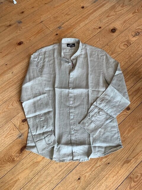 Whoopie Loopie Leinenhemd ohne Kragen beige