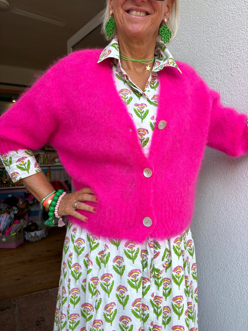 color:pink