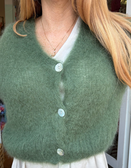 color:khaki