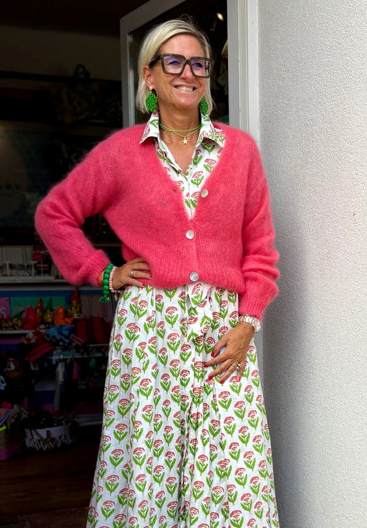 color:coral