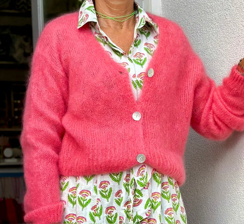 color:coral