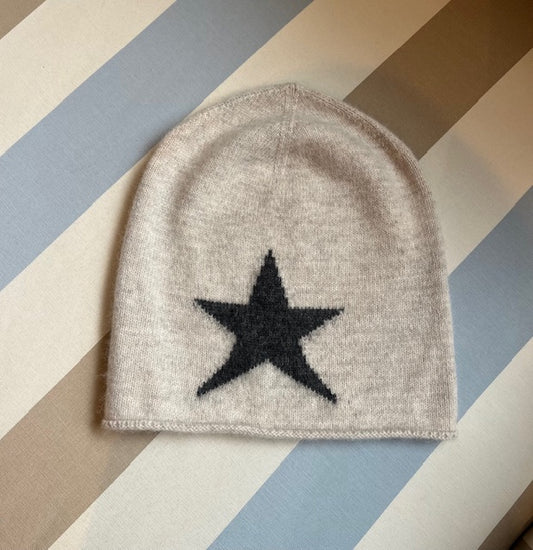 Cashmere Haube "Star" mit dunkelgrauem Stern