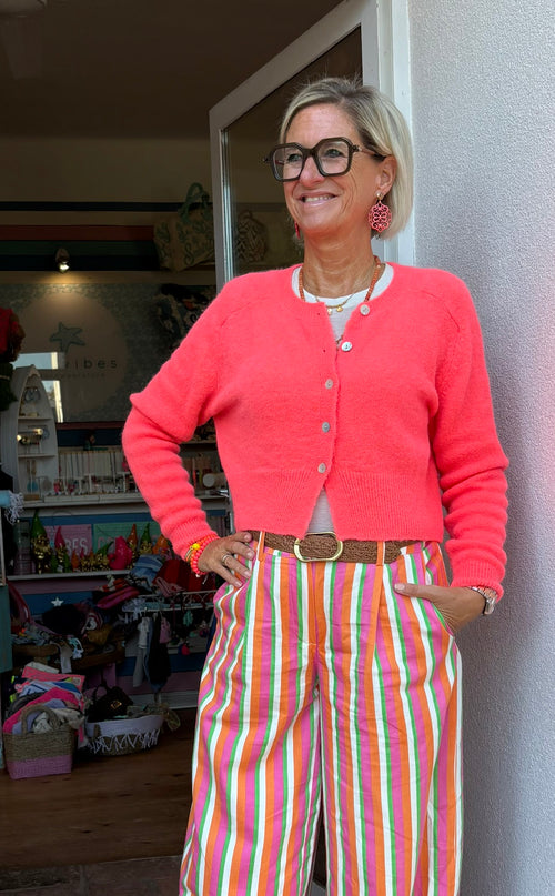 color:coral