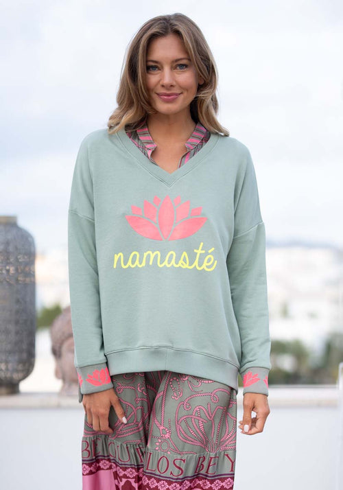 Miss Goodlife Sweater V-Neck Namaste almond pink