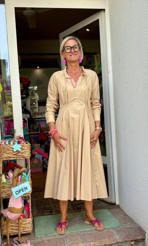 color:beige
