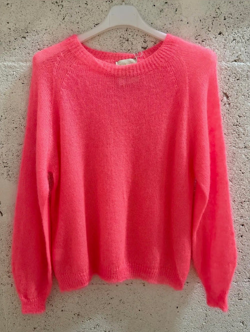 color:coral