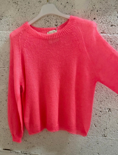 color:coral