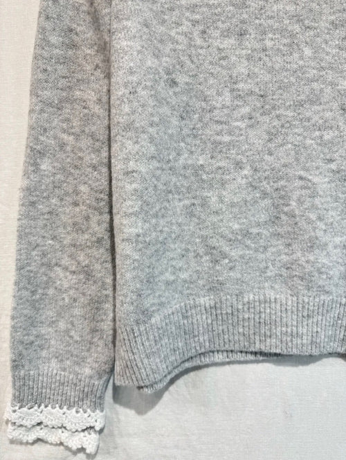 Pullover mit Spitzenrüschen light grey