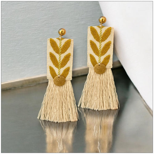 color:gold