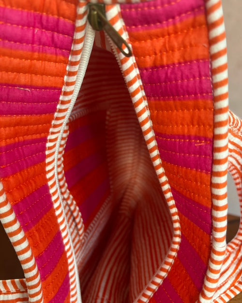 color:pink