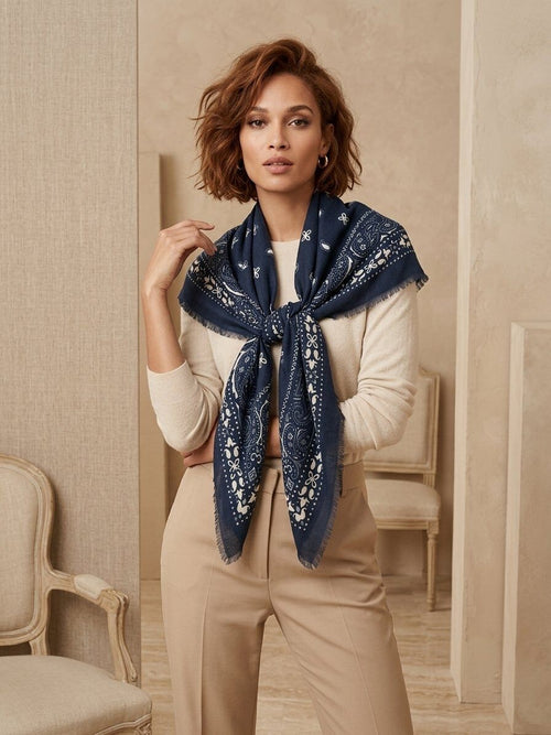 color:navy