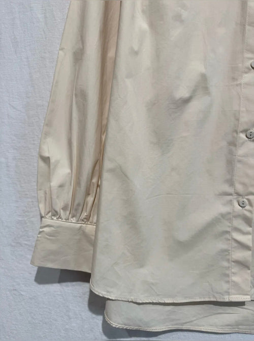 color:beige
