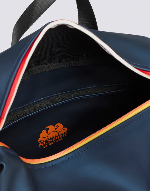 color:navy