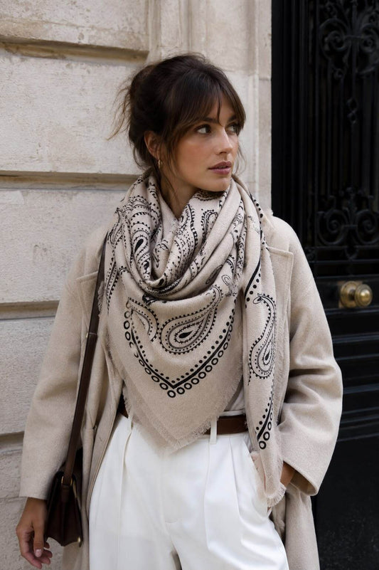 color:beige