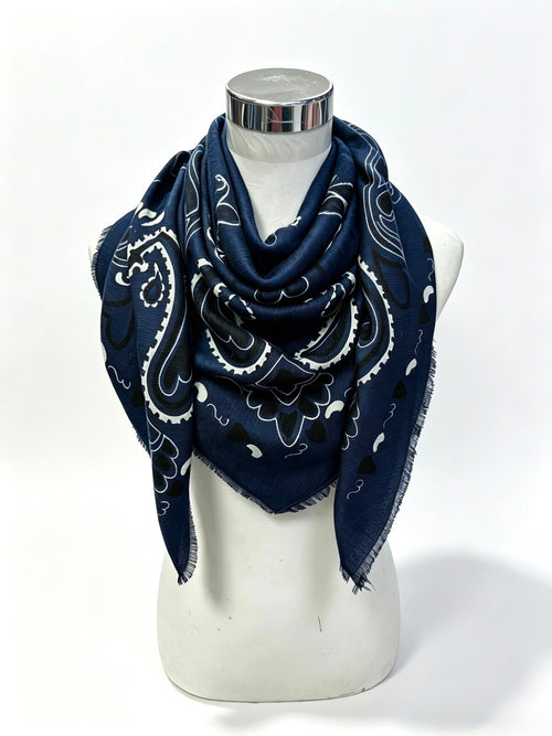 color:navy