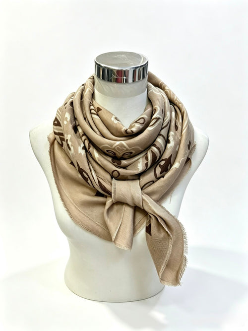 color:beige