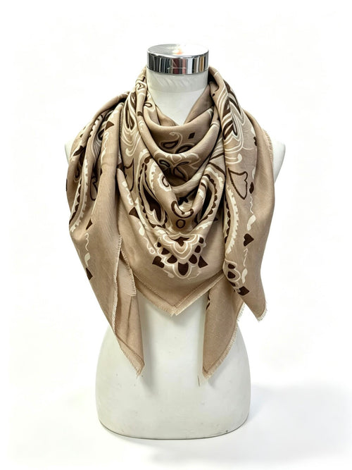 color:beige