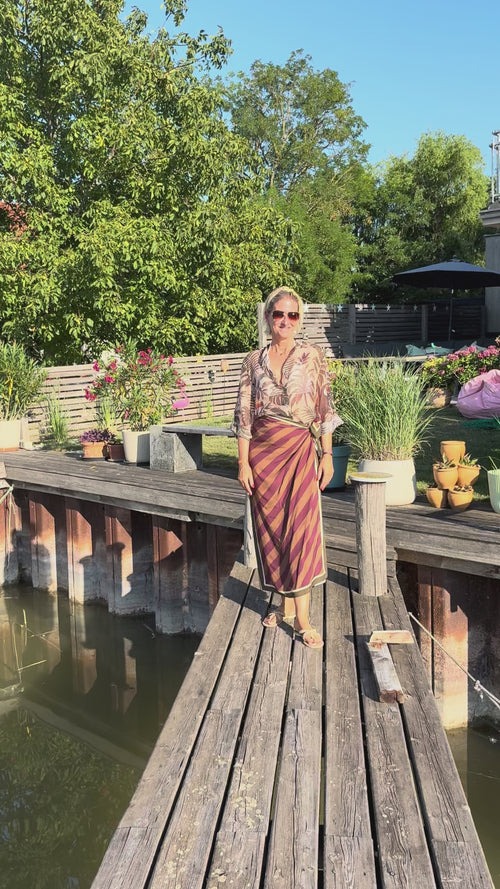 Have One Set Pareo long "Stripes" Camel/wine mit Blouse im Jungleprint
